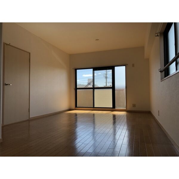 居室・リビング　※別室の参考写真の為、現況優先です。