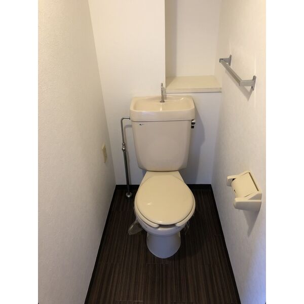 トイレ　※別室の参考写真の為、現況優先です。