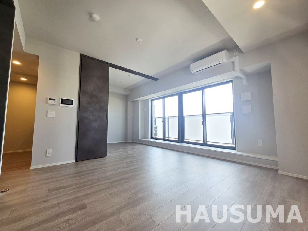 居室・リビング　エントランス