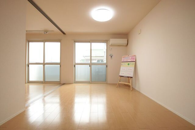 居室・リビング　※別室の参考写真の為、現況優先です。