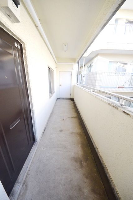 玄関　★敷地内共用スペースです★