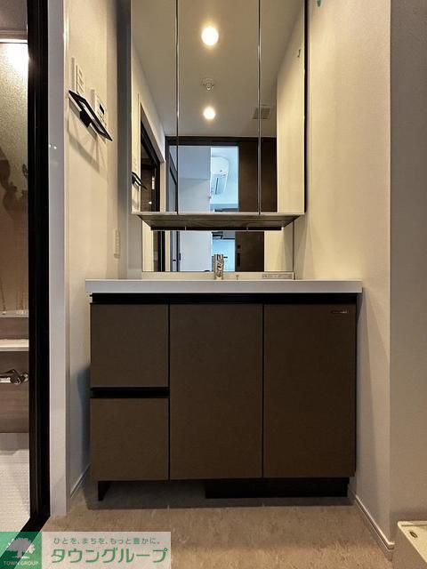 洗面設備　※写真は同タイプ住戸です。