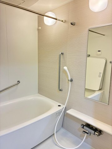 バス・シャワールーム　広々とした浴室