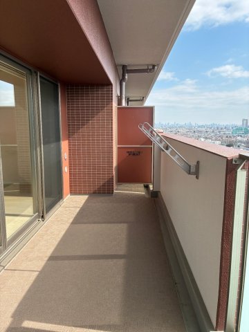 その他　7帖の広々洋室