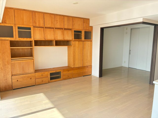 居室・リビング　広々としたリビング