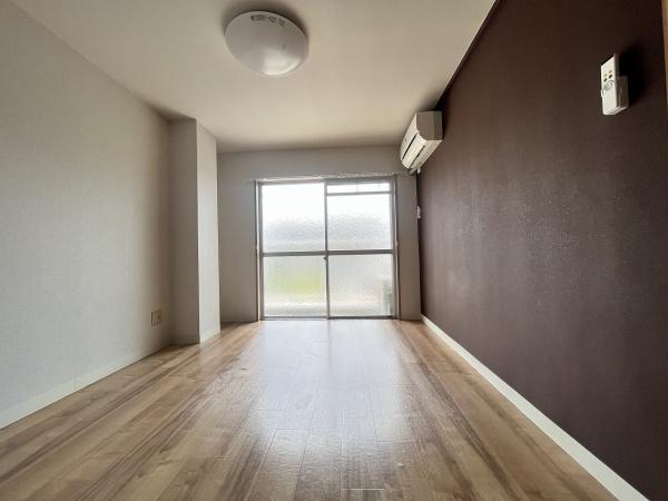 居室・リビング　※202号室の室内写真です