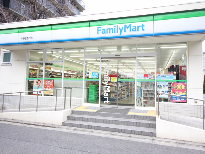 コンビニ　ファミリーマート（コンビニ）まで90m