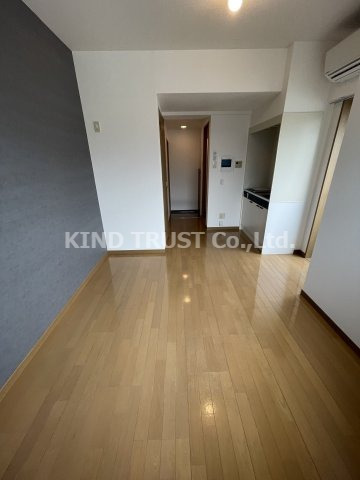 居室・リビング　こちらのリビングで趣味の時間をお楽しみください