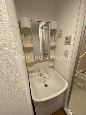 洗面設備　コンパクトで使いやすい洗面所