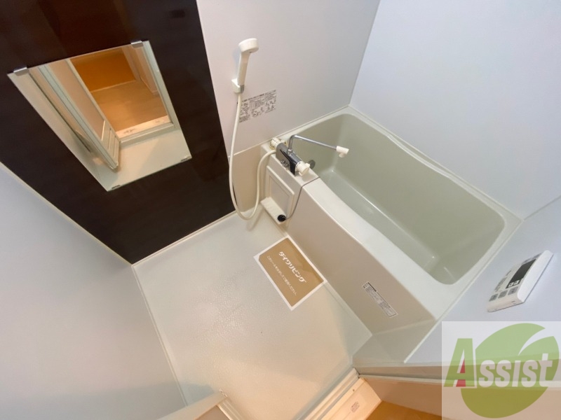 バス・シャワールーム　お風呂になります。一日の疲れを癒してくださいね。