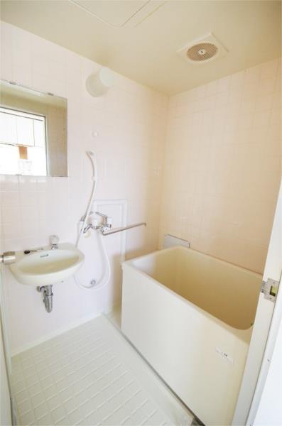 バス・シャワールーム　類似室内