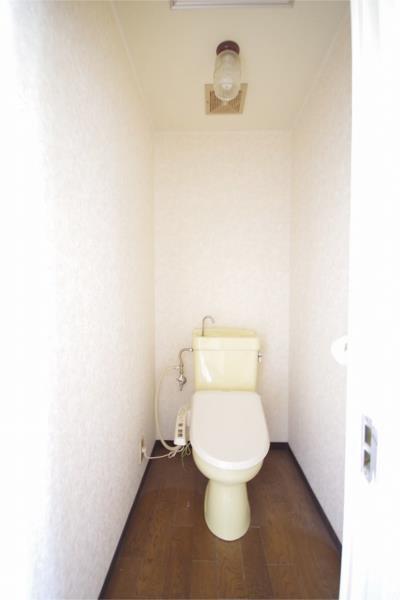 トイレ　類似室内