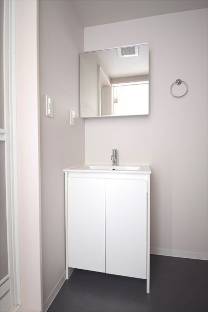 洗面設備　同物件別部屋写真