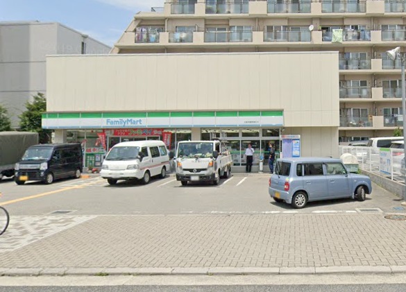 コンビニ　ファミリーマート（コンビニ）まで1181m
