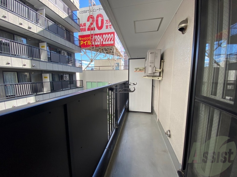 バルコニー　広々としたバルコニーです。有効活用できますね。