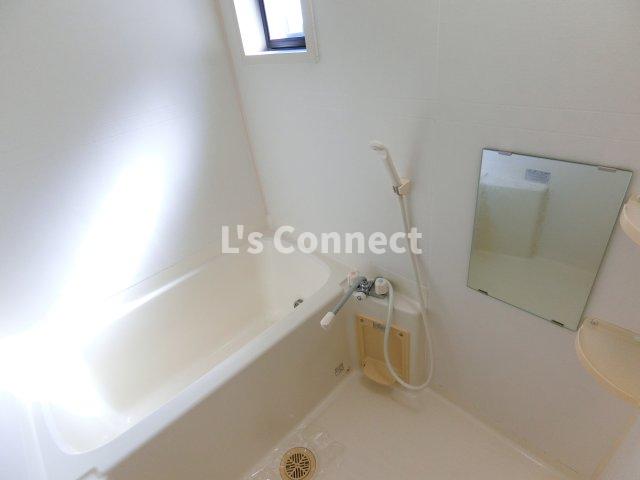 バス・シャワールーム　追焚き、浴室乾燥付きのお風呂。