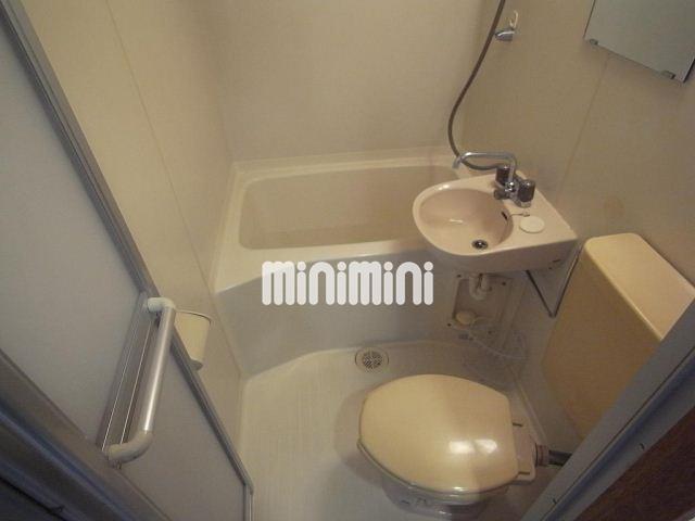 居室・リビング　間口の広いお部屋です