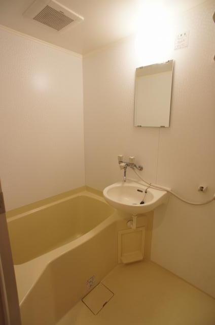 バス・シャワールーム　★もちろんＢＴ別・室内洗濯機置場！！