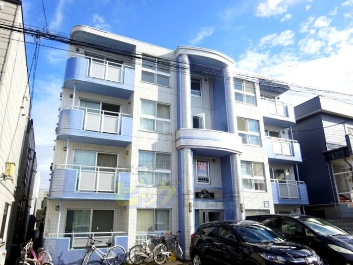 建物外観　インターネット無料採用の１ＬＤＫマンションです♪