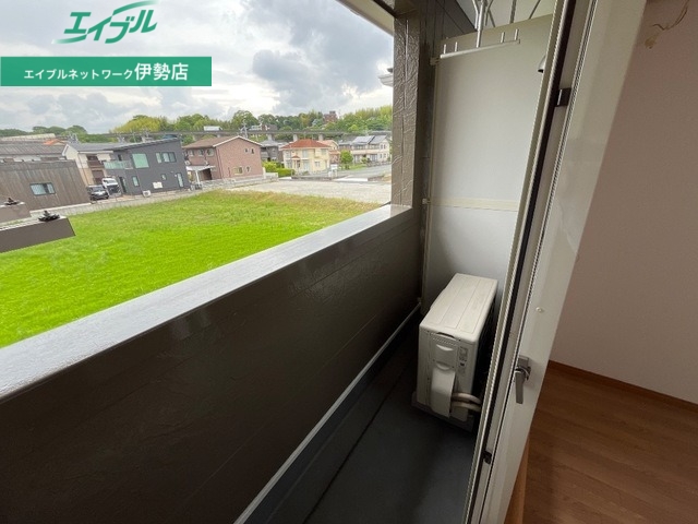 バルコニー　同物件別室画像