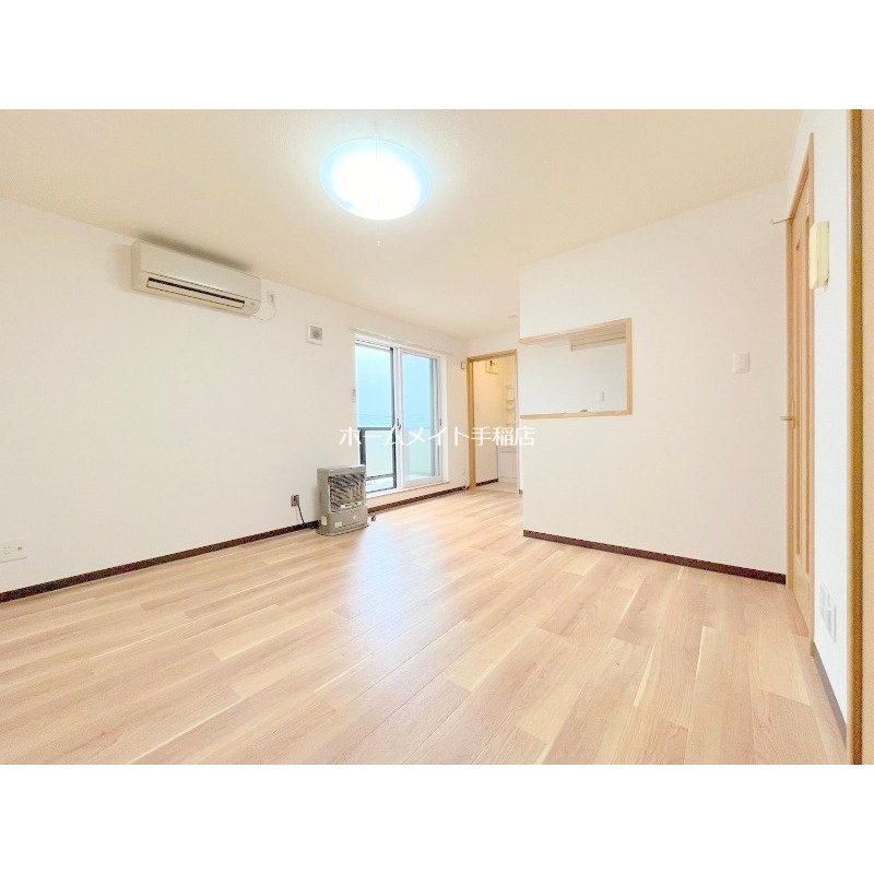 居室・リビング　明るく広々リビングスペース♪