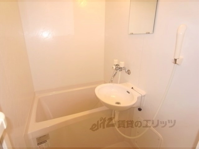 バス・シャワールーム　バス