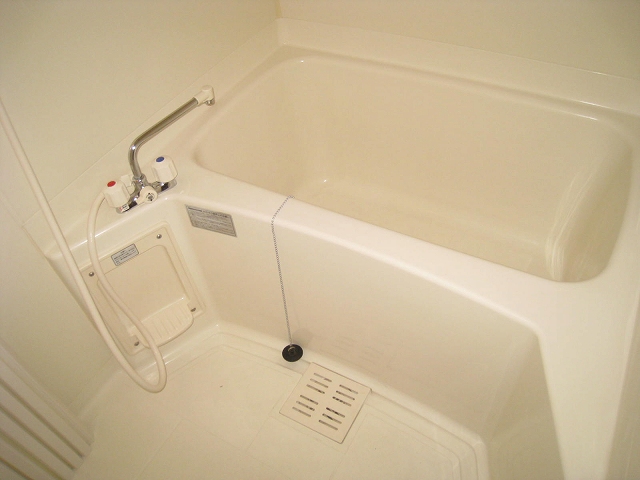 バス・シャワールーム　同物件別号室のものです。