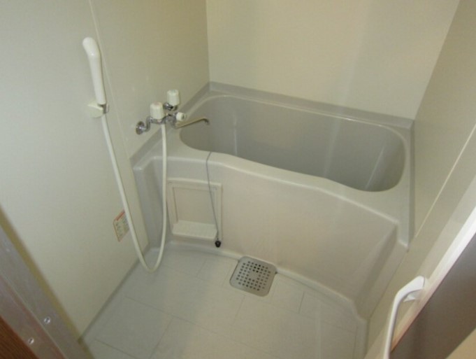 バス・シャワールーム　内装は別部屋の参考写真です。