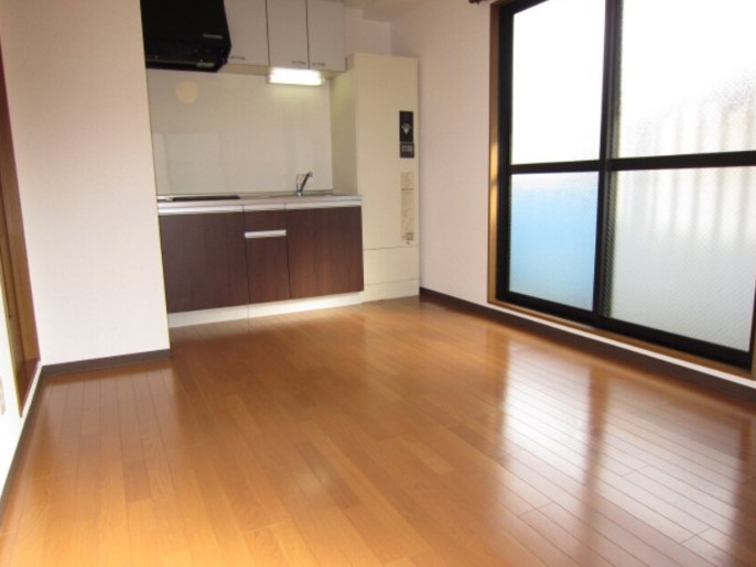 居室・リビング　内装は別部屋の参考写真です。