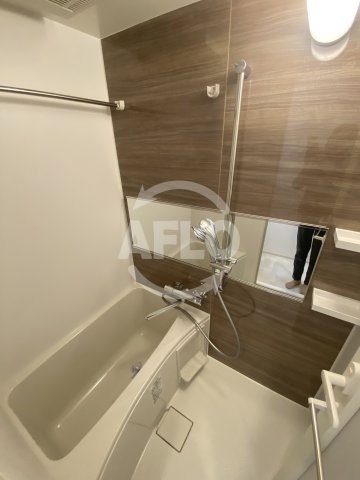 バス・シャワールーム　スプランディッド天王寺III　浴室