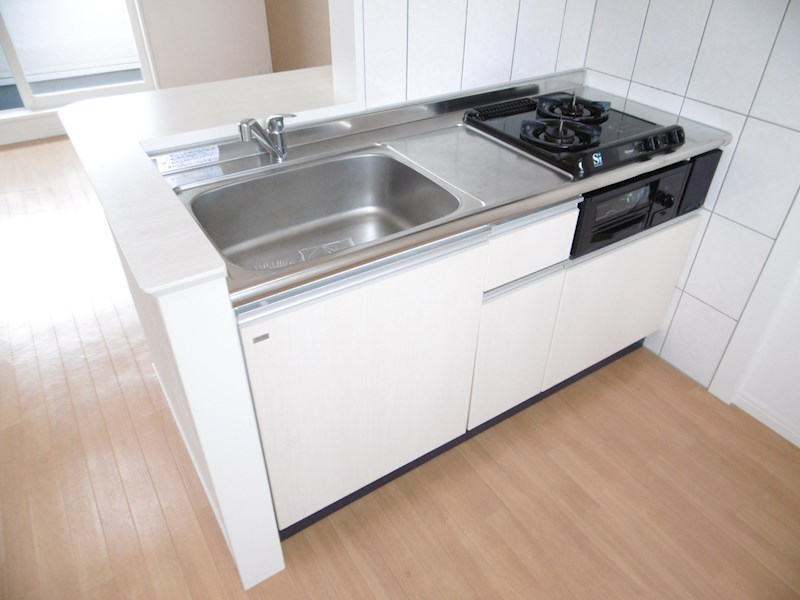 キッチン　システムキッチン（2口ガスコンロ・グリル付き）