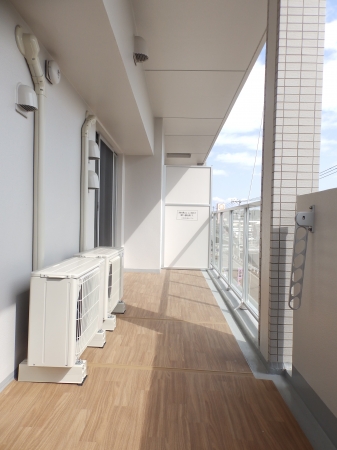 バルコニー　外からの目が気にならないバルコニーで洗濯物が干せます