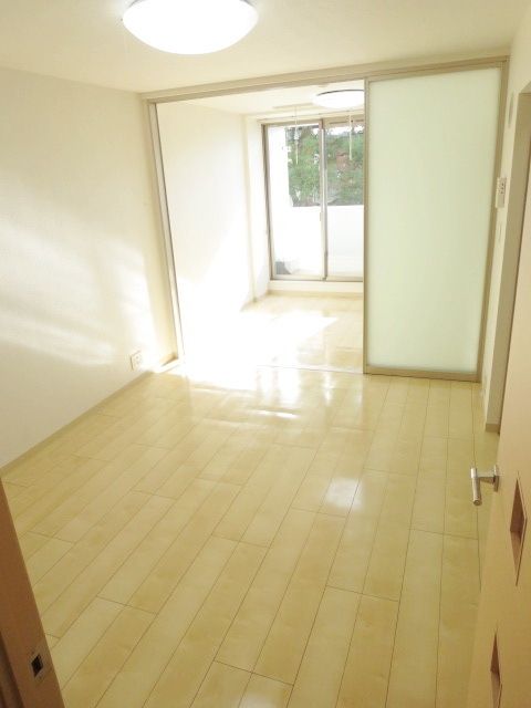 居室・リビング　★明るい居室★