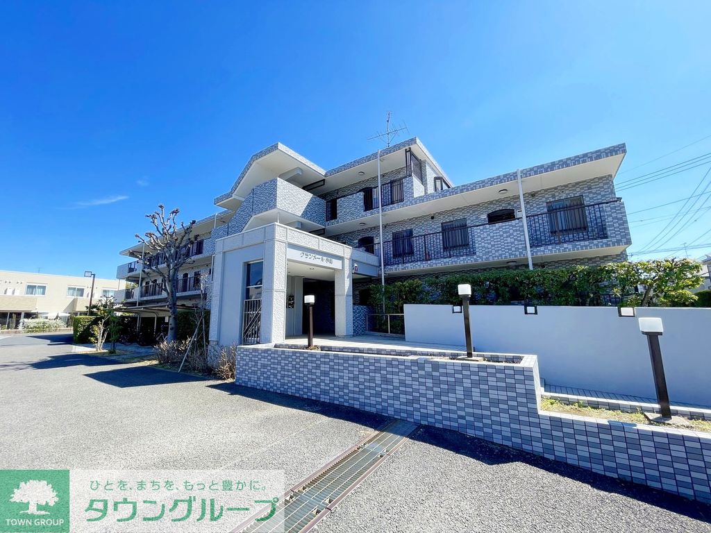 建物外観　駐車場