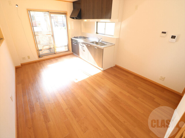 居室・リビング　明るいリビング