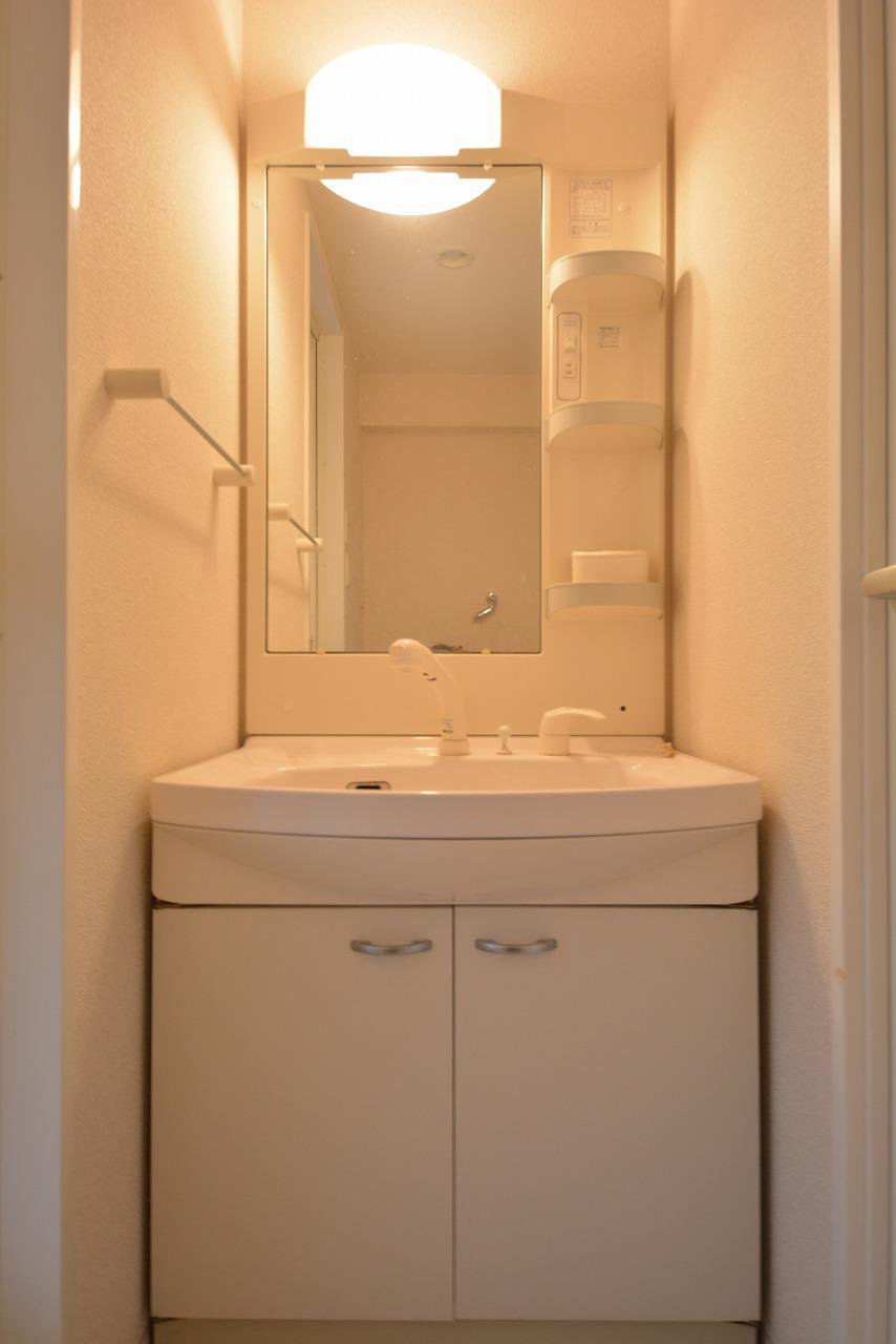 洗面設備　キャピトル安堂寺　独立洗面台