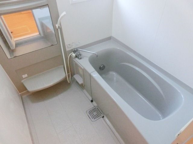 バス・シャワールーム　１坪タイプの追焚バス