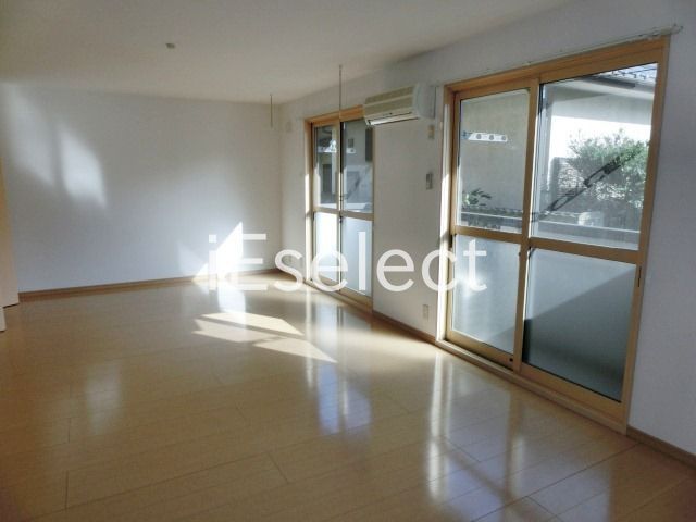 居室・リビング　フローリング張りで広々ＬＤＫ１９帖