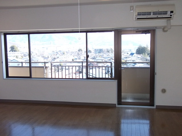 居室・リビング　『プロシード甲府』