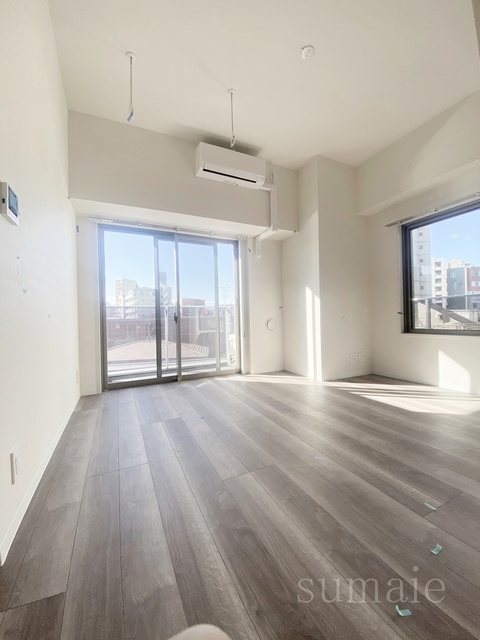 居室・リビング　明るいお部屋です☆