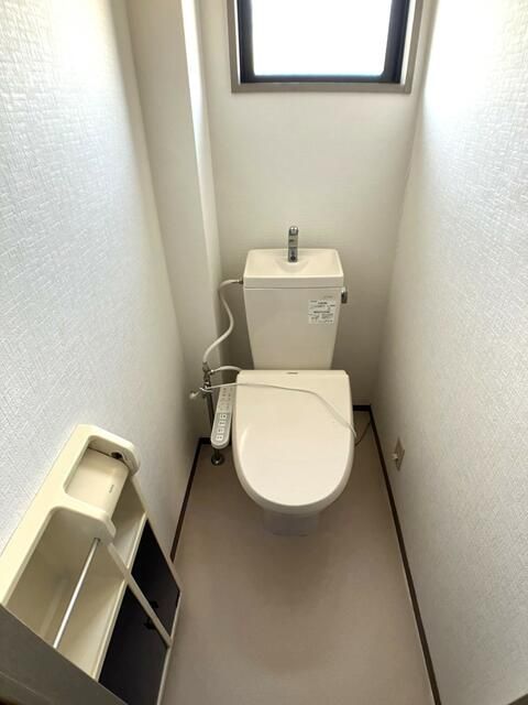 トイレ　写真は別の部屋のものです。