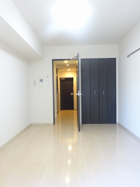 居室・リビング　室内