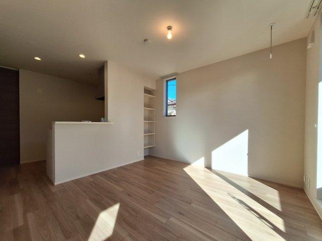 居室・リビング　★リビング／別号室写真★