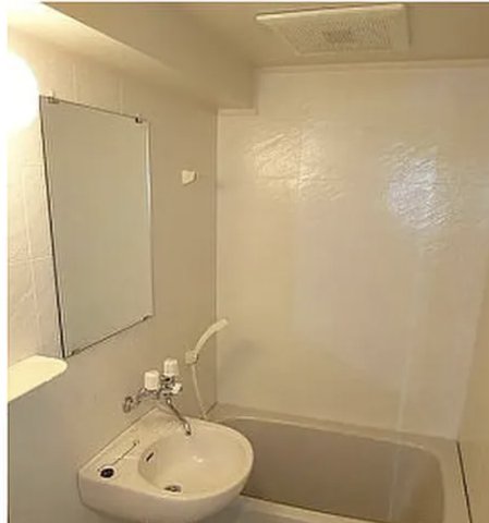 洗面設備　別部屋参考写真です