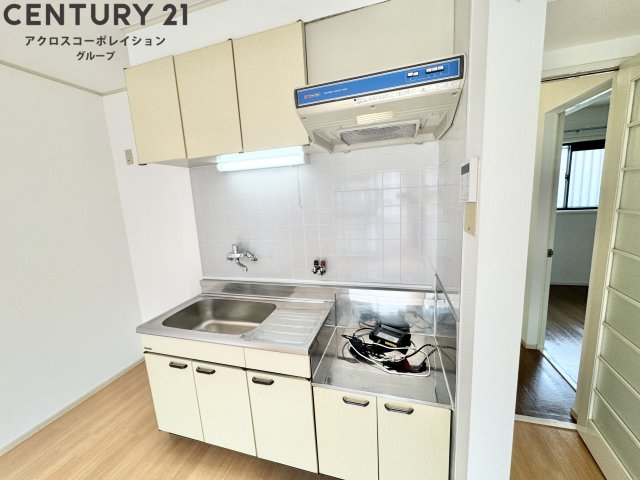 キッチン　壁付けキッチンでスペースを最大限有効活用できます！