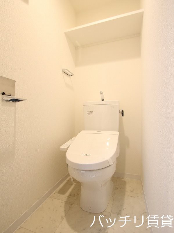トイレ　画像は、同型タイプの為、現状を優先いたします。