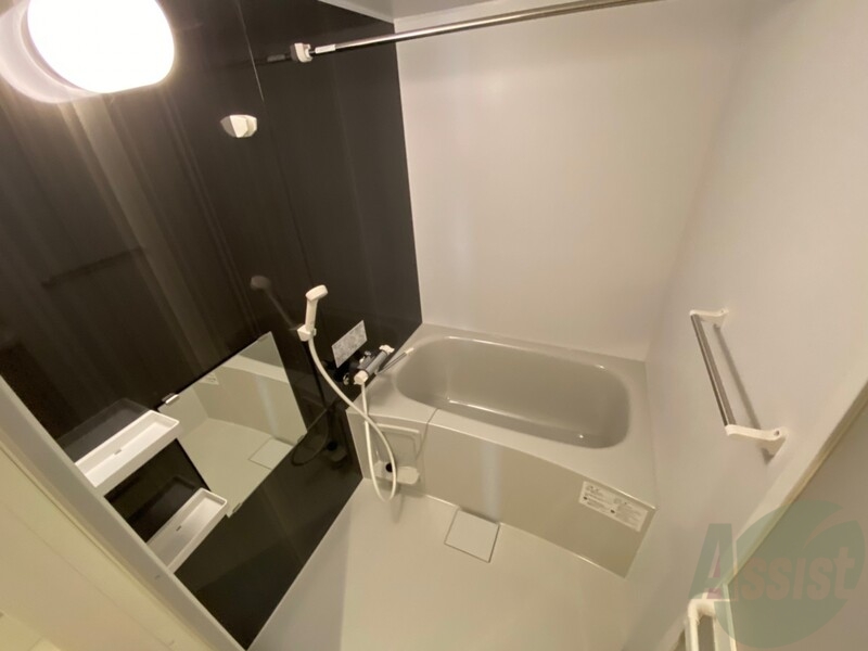 バス・シャワールーム　お風呂になります。一日の疲れを癒してくださいね。