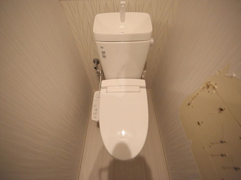トイレ　温水洗浄暖房便座付トイレ