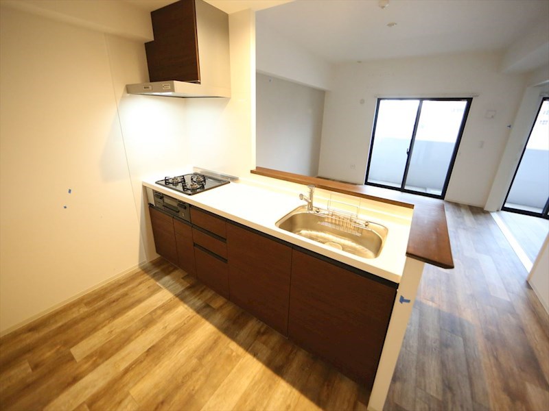 キッチン　システムキッチン（ガス3口コンログリル付）カウンターキッチン