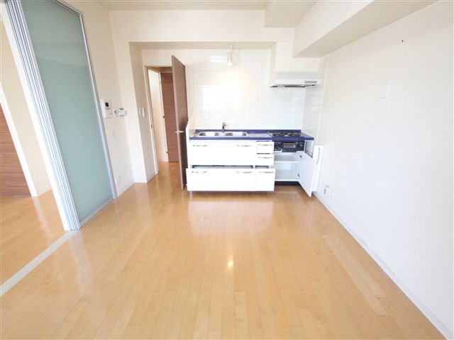 居室・リビング　ＬＤＫ10帖　洋室6.5帖とつなげても仕切っても使えます